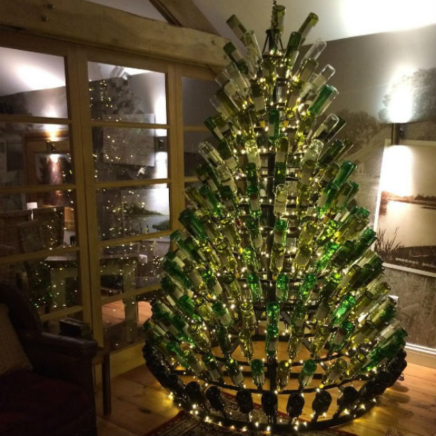 Árvores de natal feitas com garrafas de vinho são tendência - Site RG –  Moda, Estilo, Festa, Beleza e mais