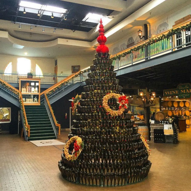 Árvores de natal feitas com garrafas de vinho são tendência - Site RG –  Moda, Estilo, Festa, Beleza e mais
