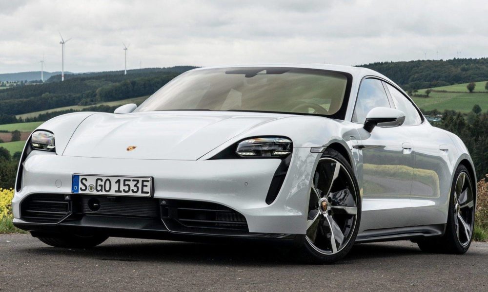 Porsche apresenta novo modelo elétrico com live no