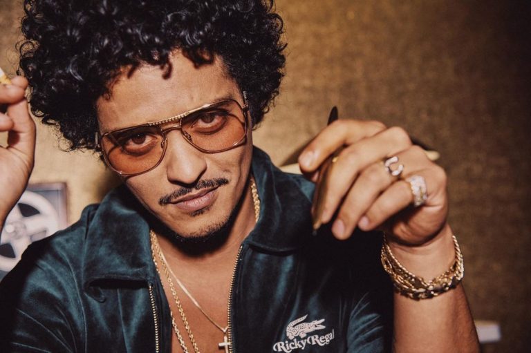 Lacoste anuncia coleção em parceria com Bruno Mars • B9