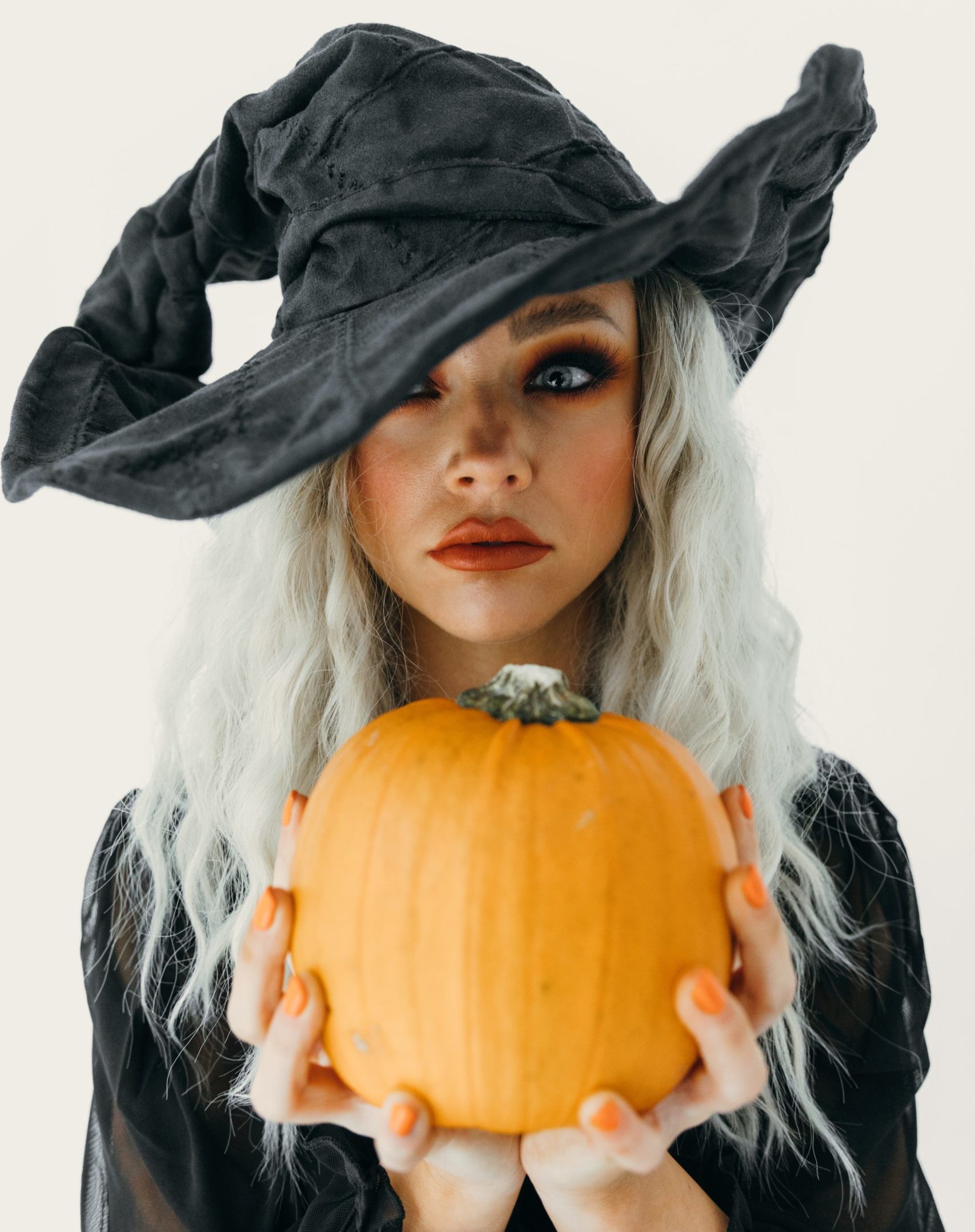 Tutorial de Halloween, Rápido e Fácil de fazer . Tema: Boneca