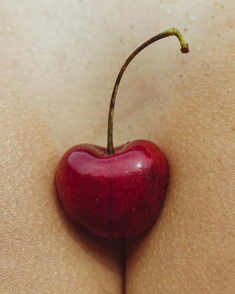 Pesquisa mostra como as brasileiras estão cuidando do prazer | Foto: Reprodução / Instagram @kim_akrich