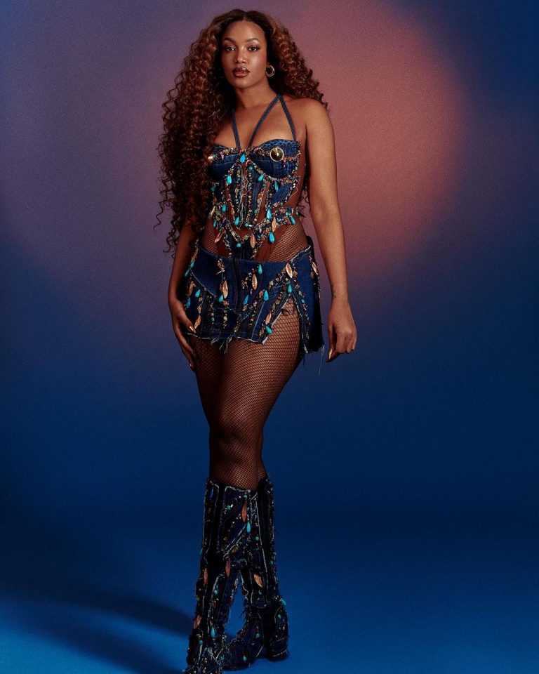 Iza representará o Brasil na Espanha | Foto: Reprodução / Instagram @iza